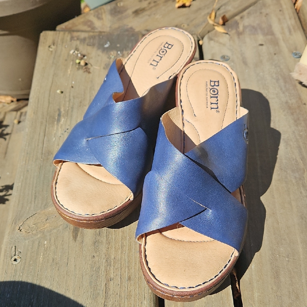 Born Women's Navy Blue Cross-Strap Sandals